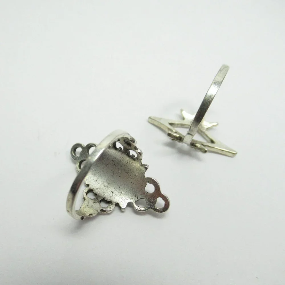 Pair of size 7 fashion rings